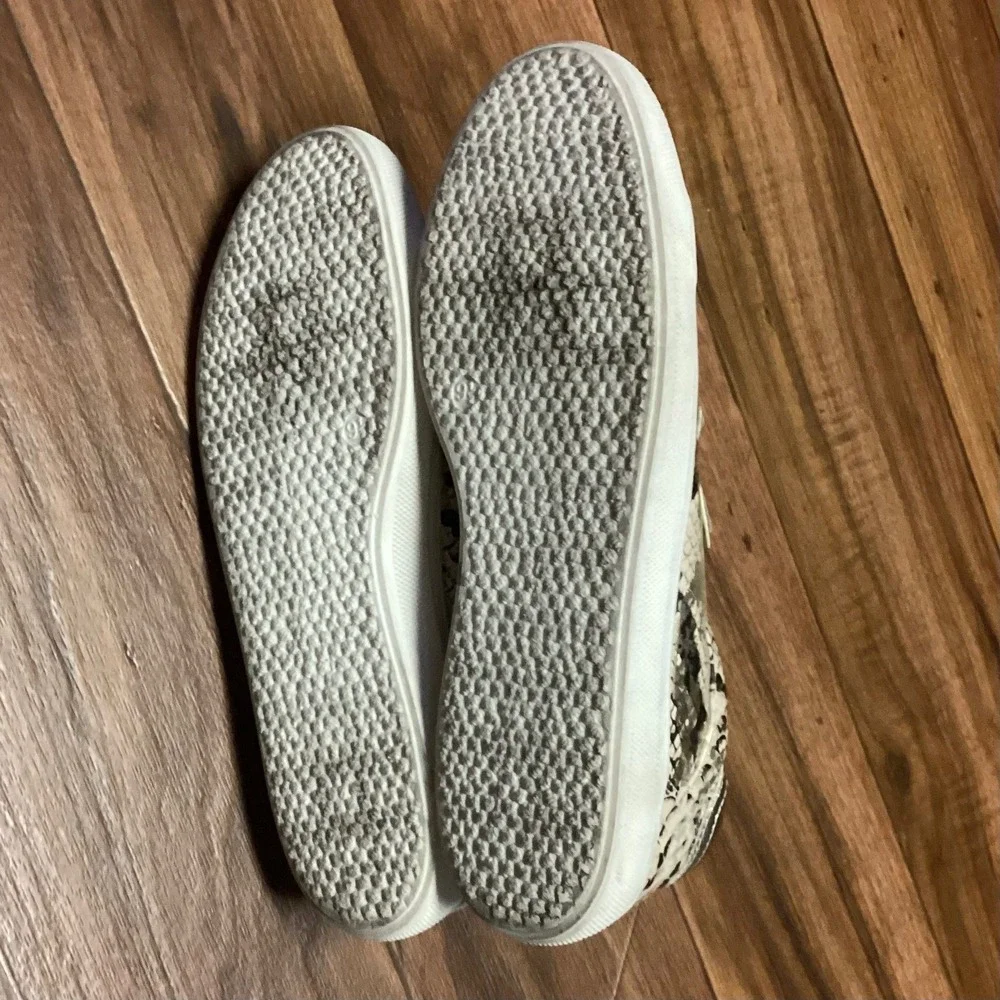 Steve Madden Amalfi Sneakers Grey‎ Suede Snakeskin Star Logo Laces Womens 9